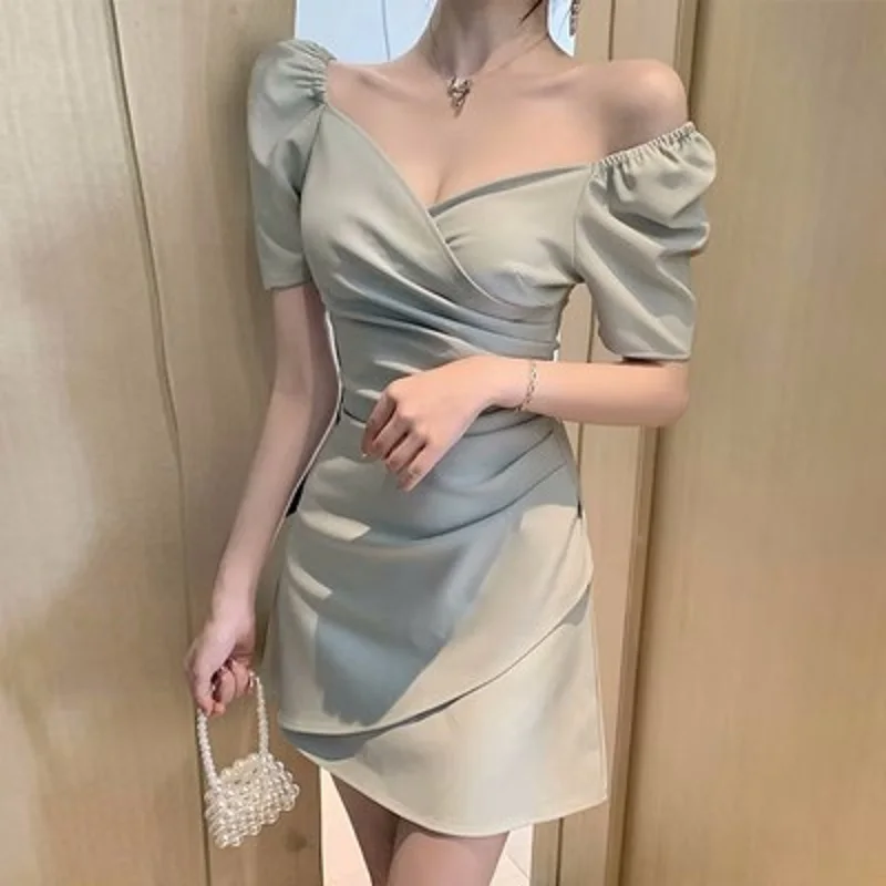 

YingShiTongThe New 2023 A Word Shoulder Dress Sexy Temperament Cultivate One's Morality Show Thin Senior Package Hip Wipes Bosom