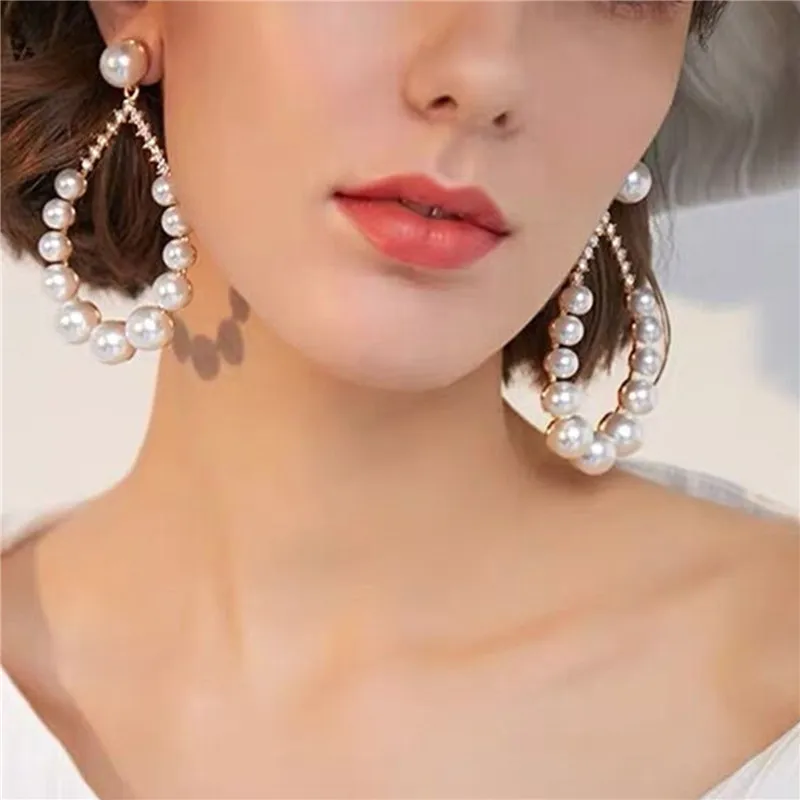 Серьги-кольца женские с белыми жемчужинами большие круглые ювелирные украшения