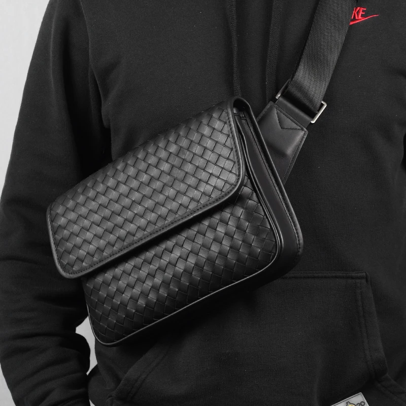 

Waist Men's Shoulder Bag Designer Woven Genuine Leather Chest Sling Bags Crossbody Quality Small Size Ipad Luxury Cross Body New