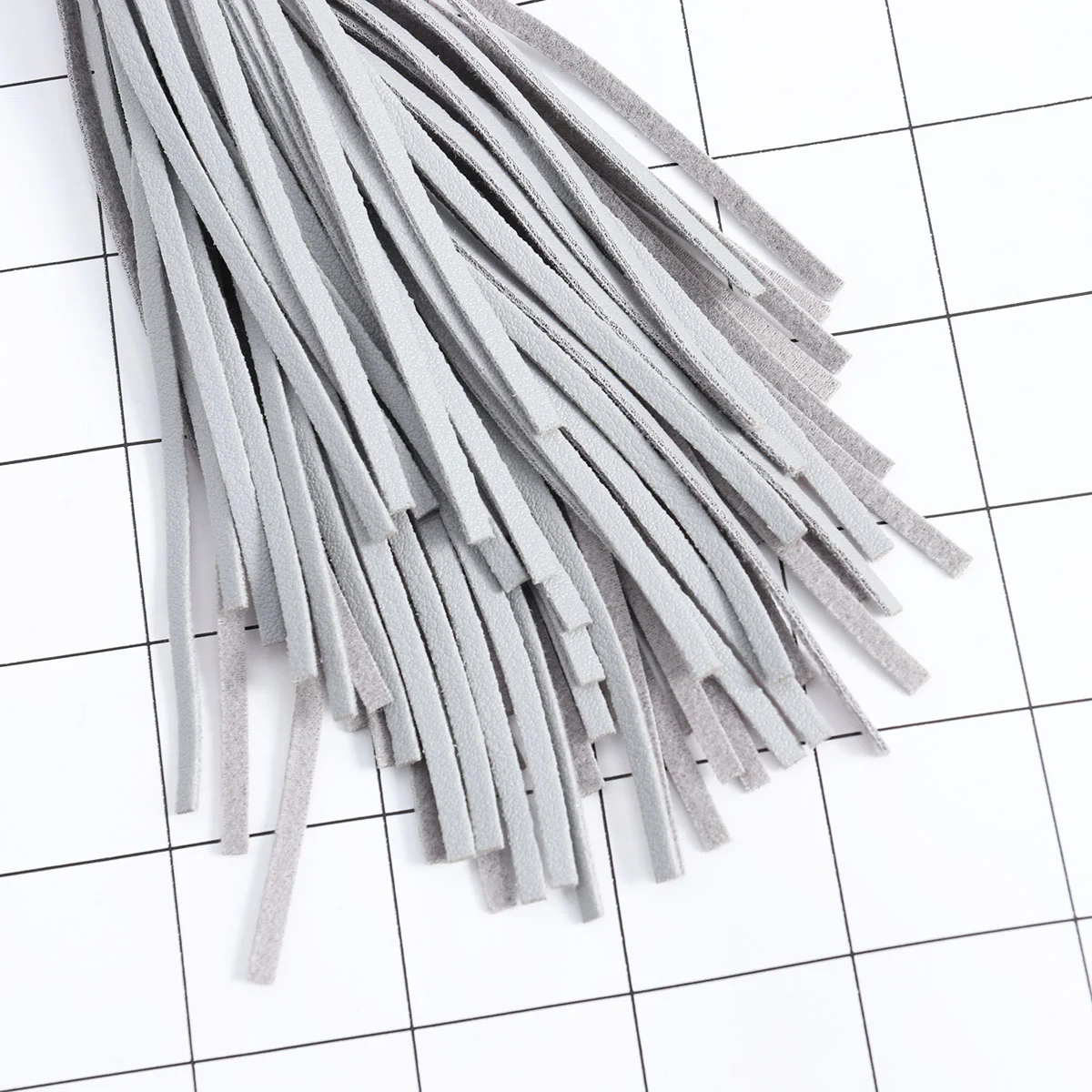 Женский брелок для ключей с подвеской-кисточкой