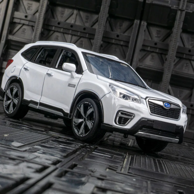 Фото Модель автомобиля Subaru 1:30 из сплава, с открывающимися дверями с обеих сторон, а также открывающимися передним капотом и дверью багажника. №3