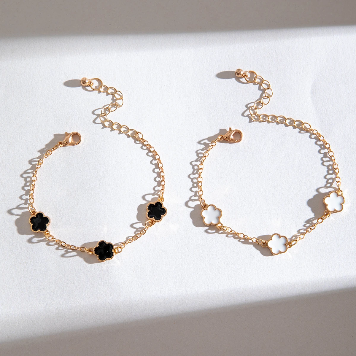 Docona 2024 новая мода черный белый цвет сливы браслеты с пятью листьями и цветами
