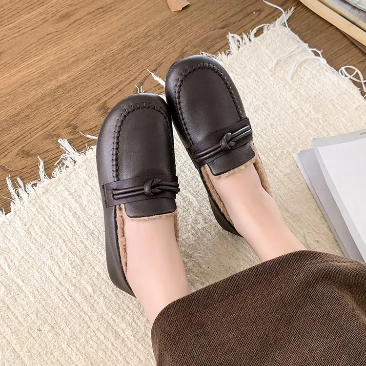 Женские туфли из ПУ кожи на плоской подошве без застежки