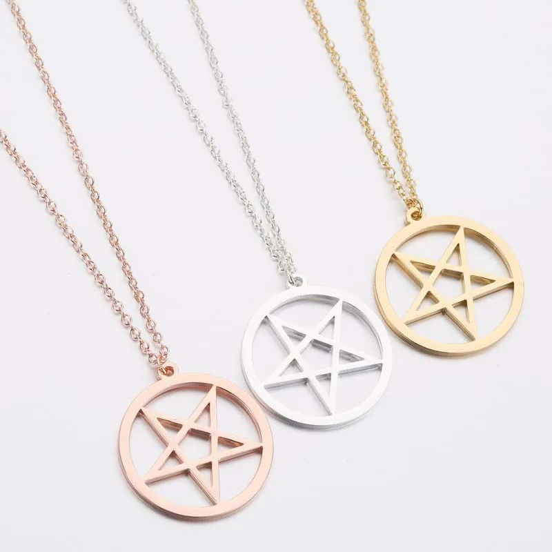 

Hollow Five-pointed Star Round Pendant Hip-hop Collarbone Necklace Personality