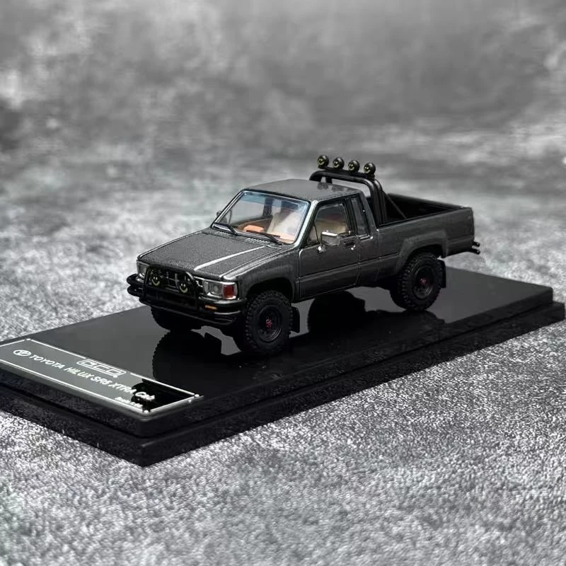 GCD 1:64 Пикап Hilux Модель автомобиля из сплава HILux