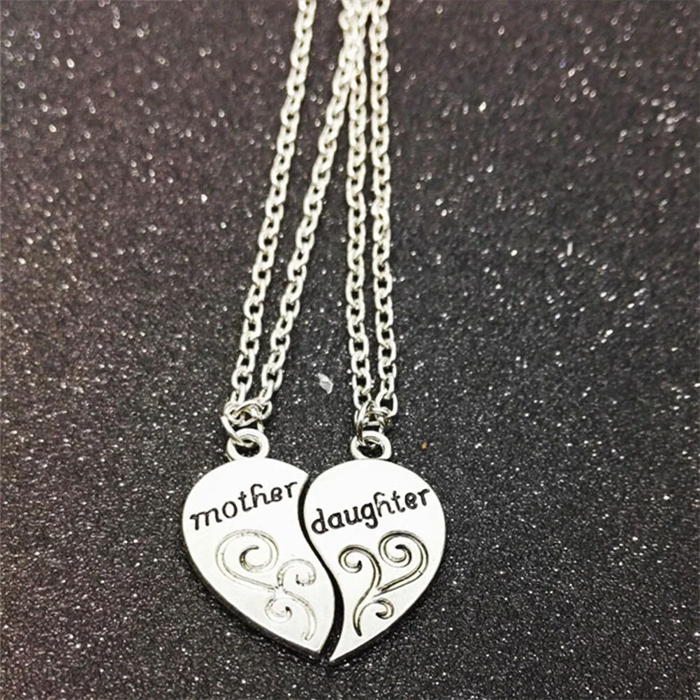 

Creative Matching Heart Pendant Necklace Fashion Mother Daughter Torque Mother's Day Birthday Jewelry Gift for Mom Daughter