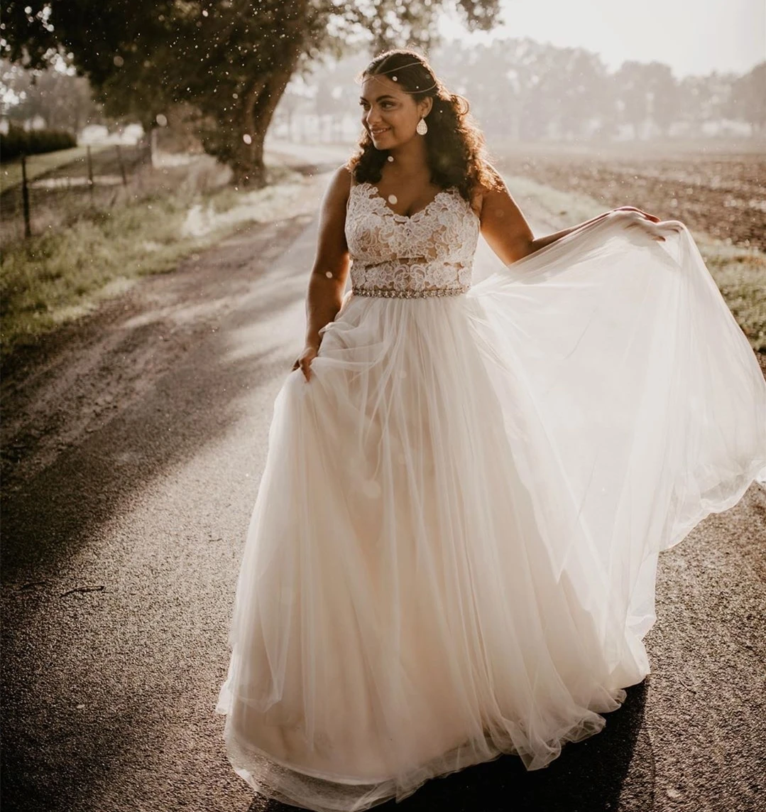 

Customized Plus Size A Line Wedding Dresses Backless Sleeveless Lace Applique Bridal Gowns Beads Sash Vestidos Novias Boda 2023