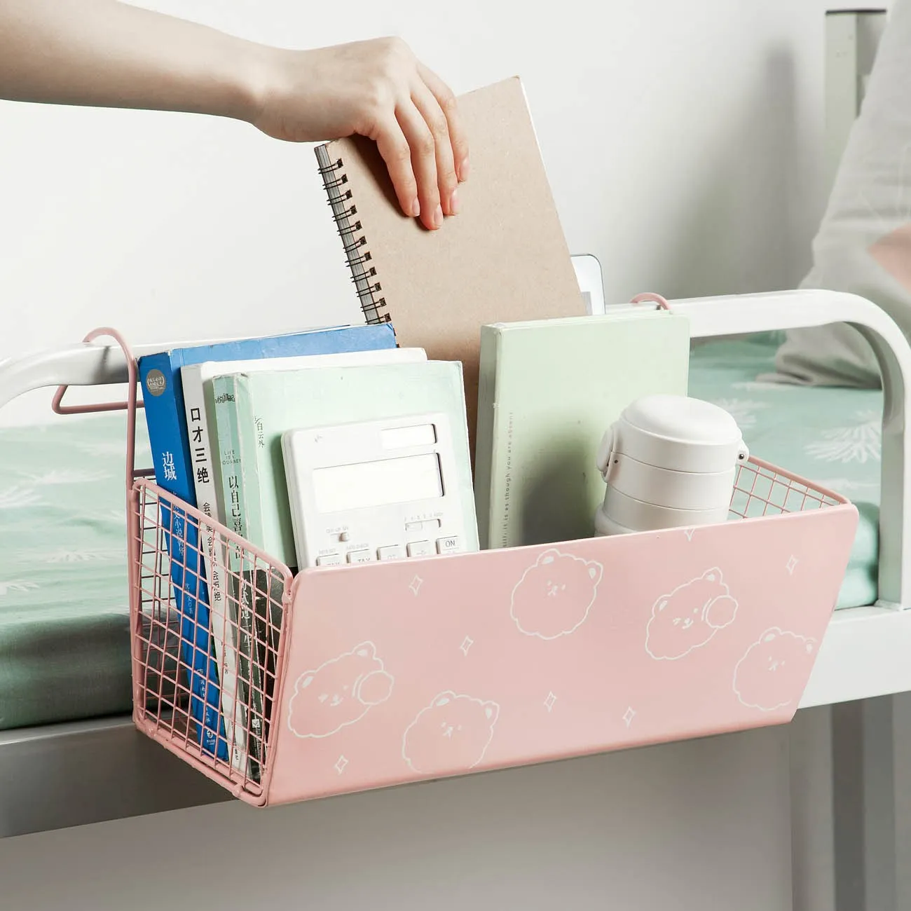 

Student dormitory upper bedside storage basket snack storage rack