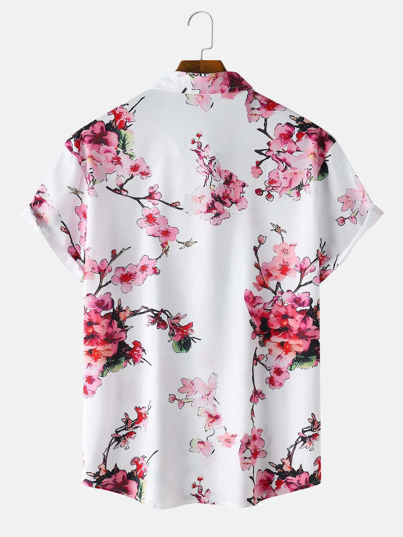 Мужская рубашка с коротким рукавом отложным воротником и пуговицами