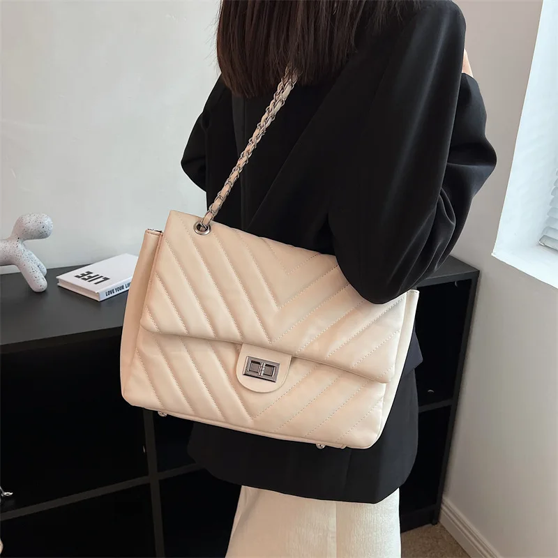 

Women's Bag 2022 Autumn New Lingge Embroidered Thread Single Shoulder Chain Messenger Tote Bag Purses and Handbags