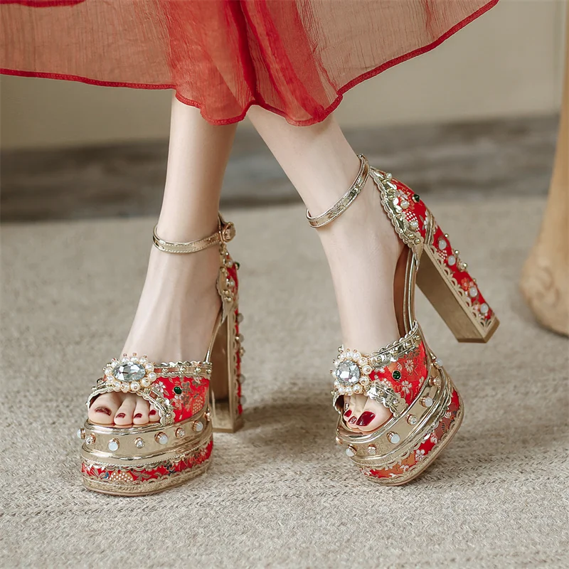 Luxury Gold Metallic Women Sandals Studded Square Heels Female Shoes Platform Flower Crystal Sexy Peep Toe Summer Ladies Pumps