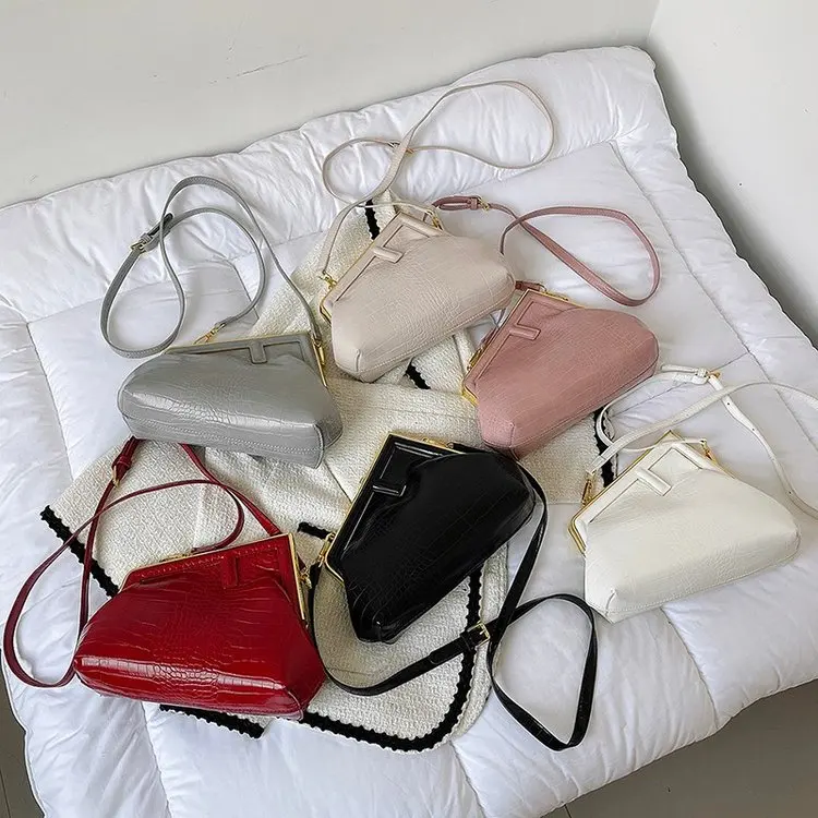 

High Quality Crocodile Pattern Leather Ladies Bag Sewing One Size Other Crossbody Bags PU Magnetic Buckle