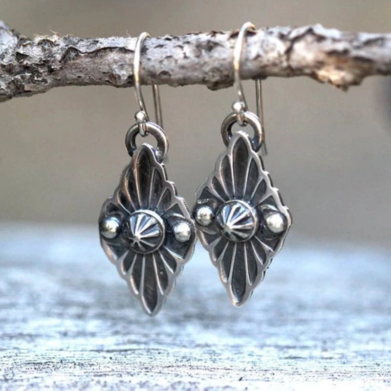 

New Vintage Ancient Metal Drop Earrings for Women Jewelry Tribal Ethnic Engraving Leaf Geometric Dangle Earring Accessories Gift