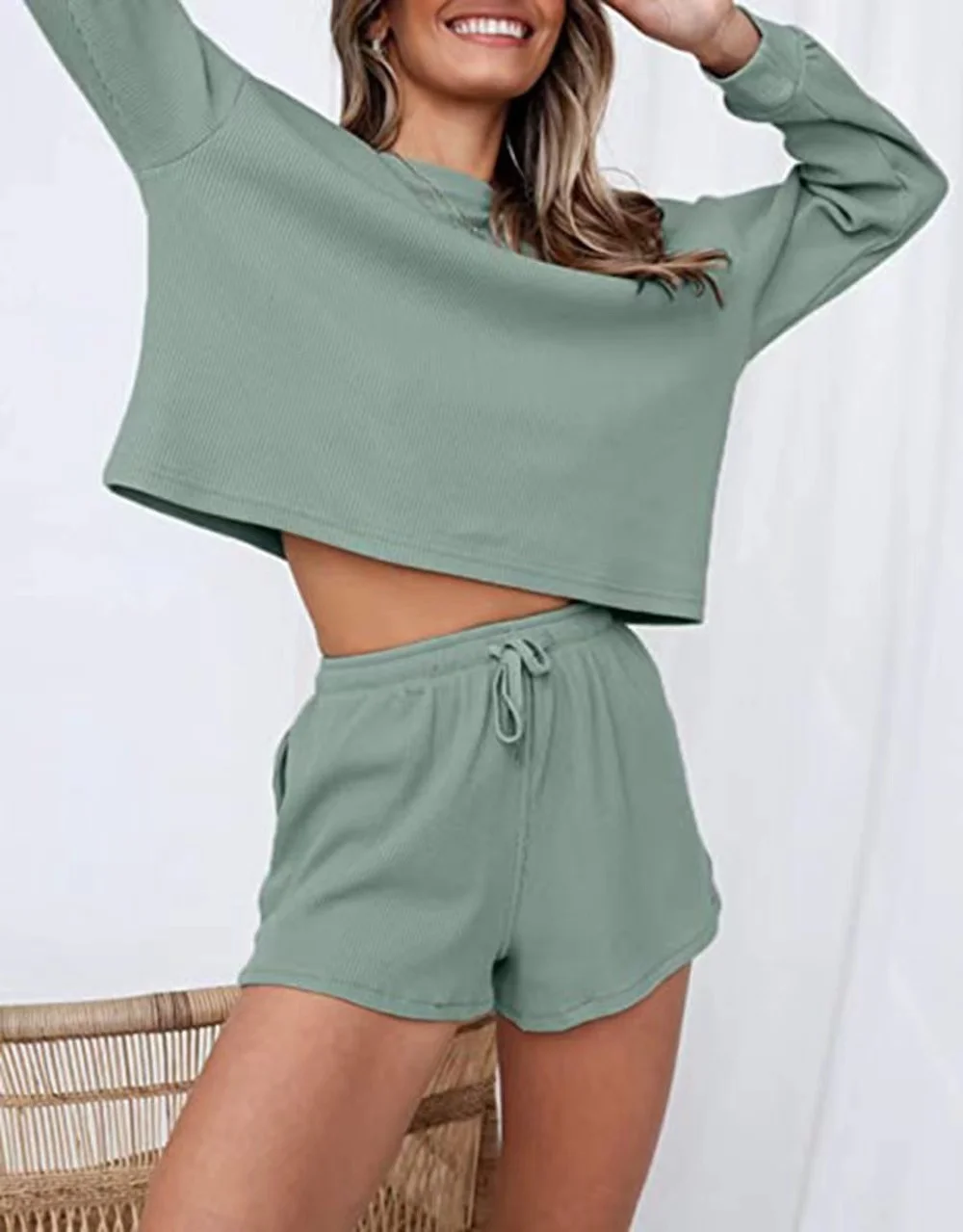 

Hot Sale Women Waffle Knit Long Sleeve Pullover Top and Shorts with Pocket Wearable Fashion&Casual Pajamas Sets