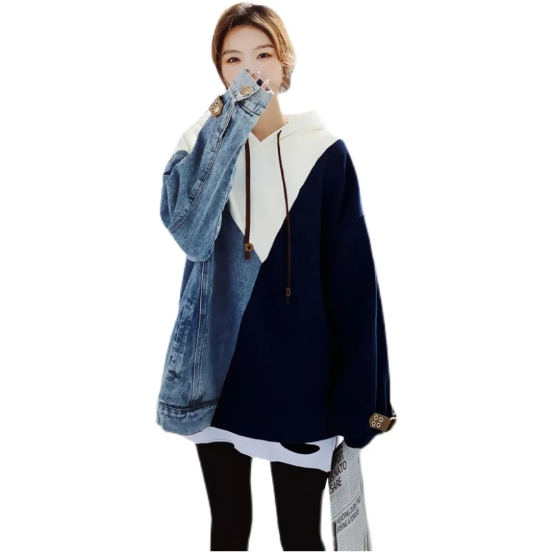 Рисунок 6 - Женский джинсовый свитер с капюшоном