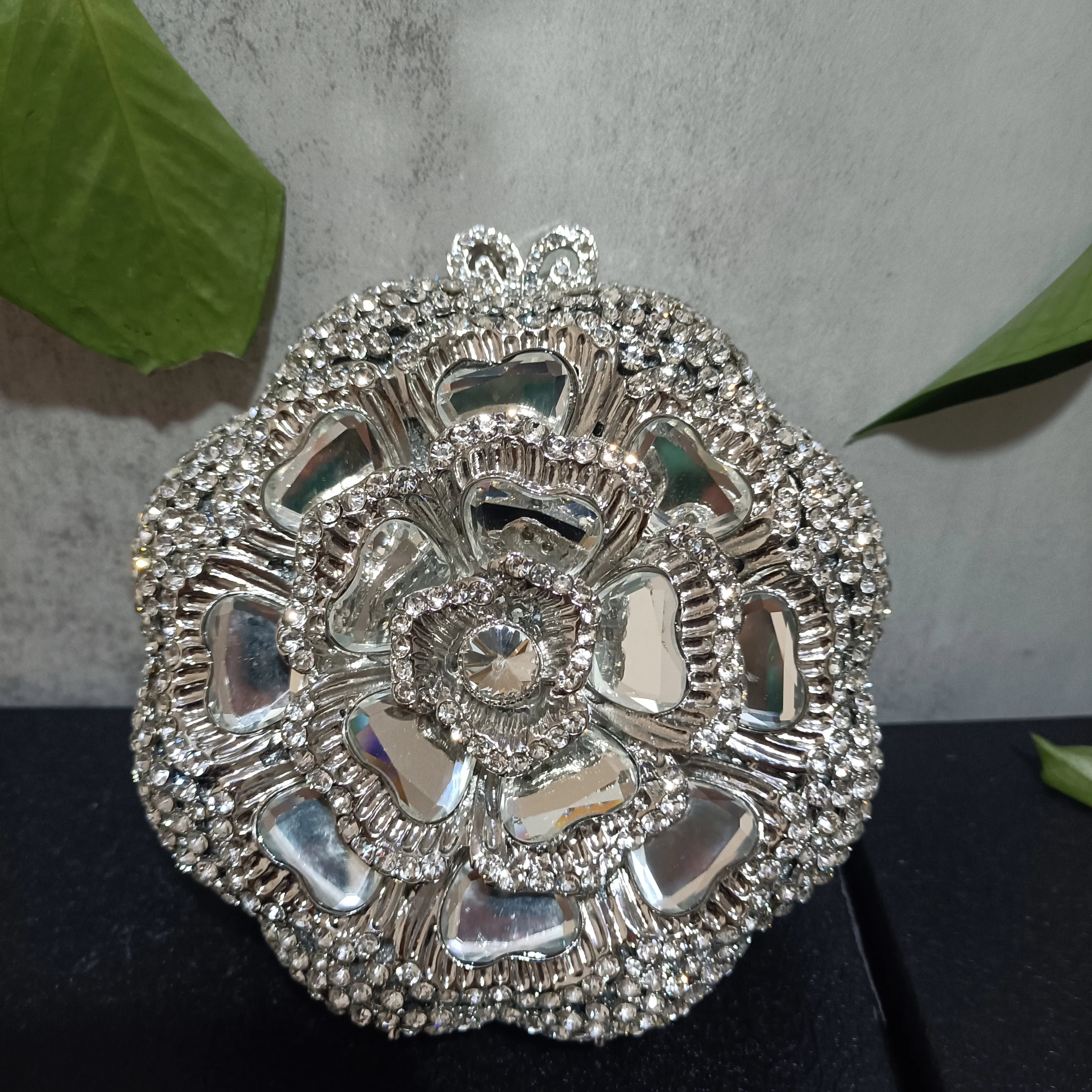 

Woman Wedding Bridal Silver Mini Flower Crystal Evening Bag Metal Banquet Cocktail Girl Handbag Diamond Dinner Party Lady Purse
