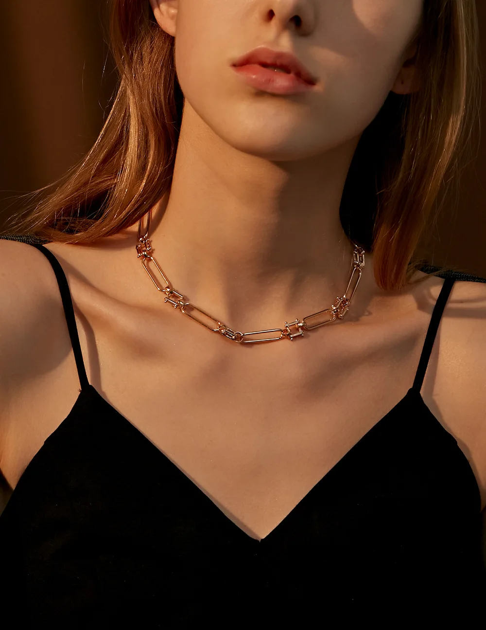 

Hip Hop Gold Necklace For Women Vintage Charm Thick Chain Fashion Party Jewelry Unique Girlfriend Clavicle Chain