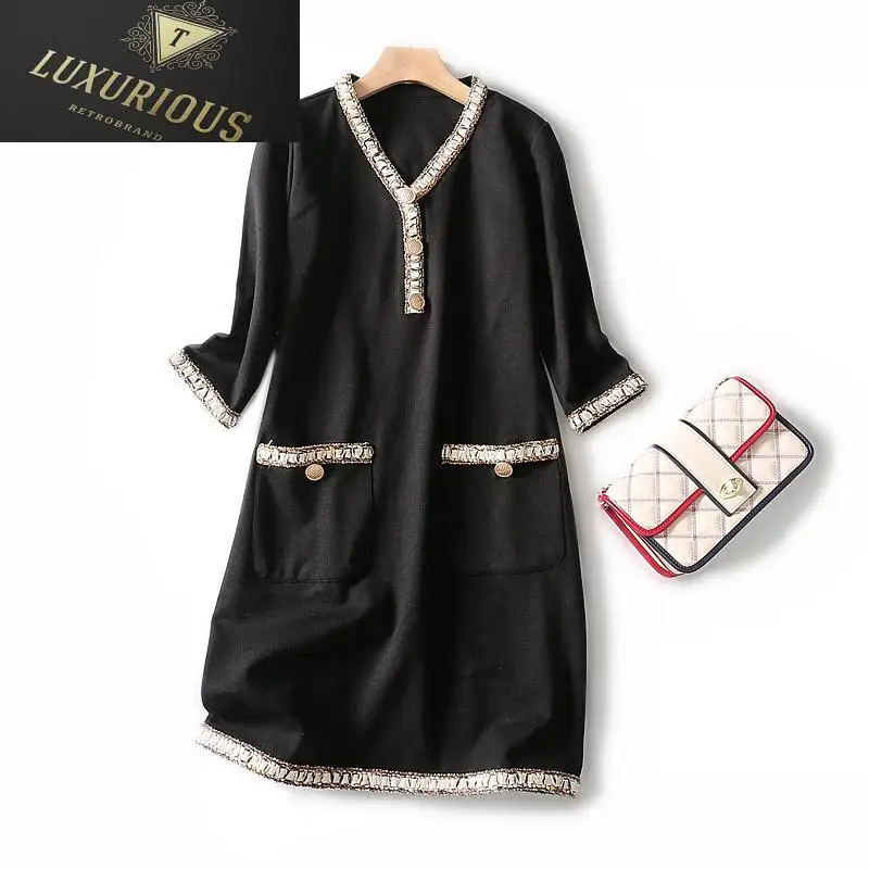 

Платье женское однотонное ТРАПЕЦИЕВИДНОЕ с рукавом три четверти и V-образным вырезом