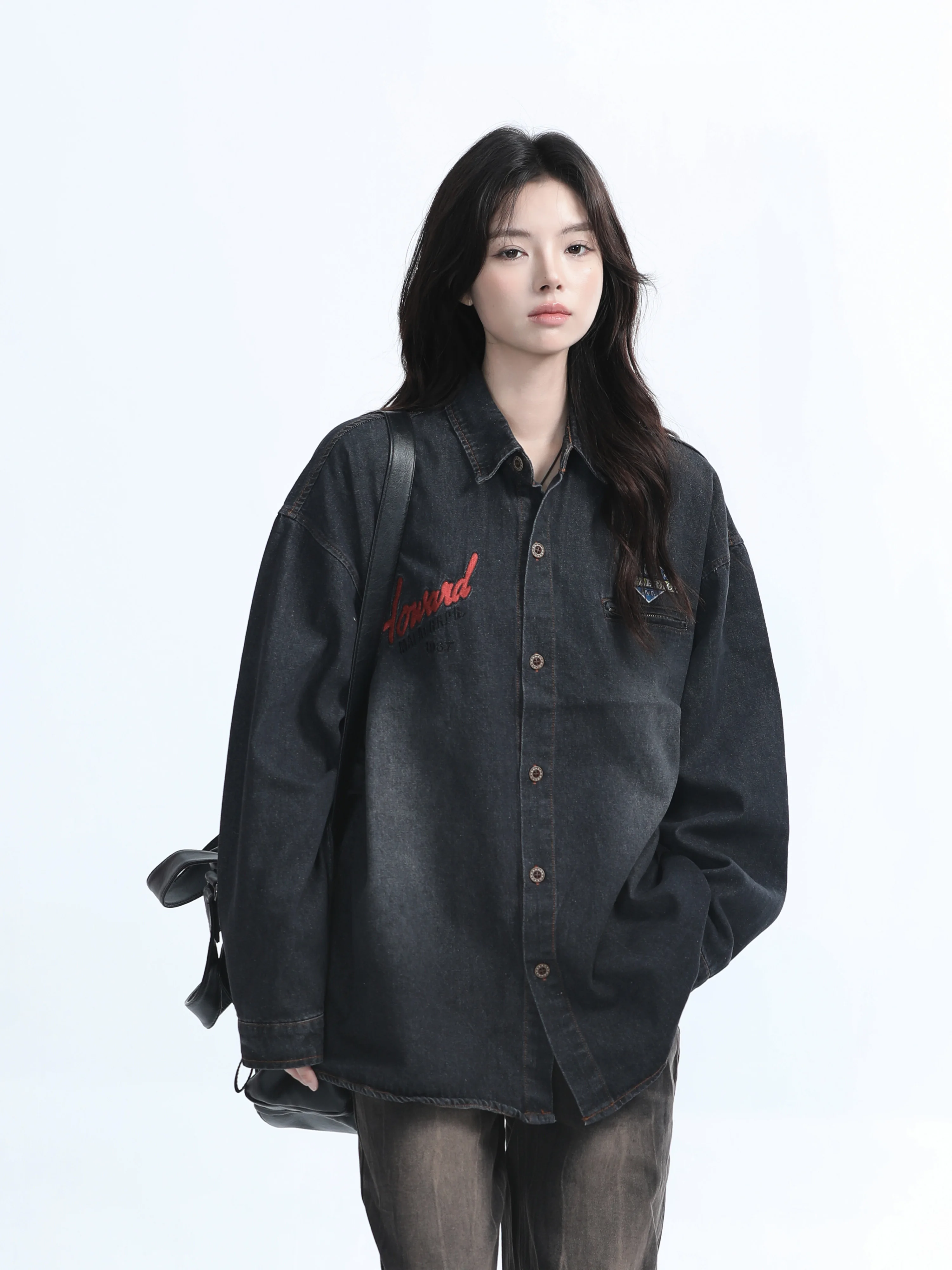 [Sitting in the Mountains] American Street Embroidery Demin shirt Women Design Sense Autumn Loose Long sleeve Shirt |