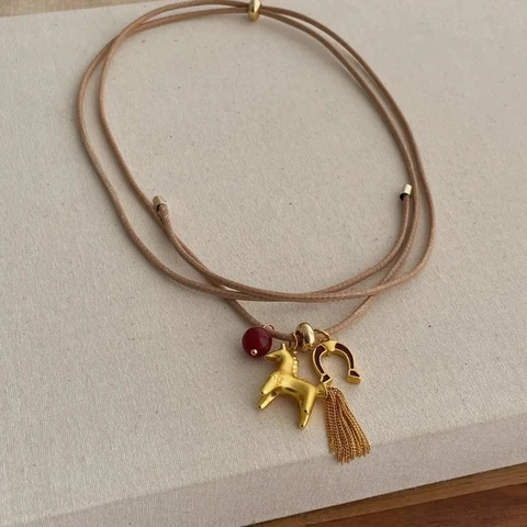 Забавные металлические мультяшные лошади с несколькими бусинами и кисточками, подвески, ожерелья для женщин, женские регулируемые длинные восковые веревочные цепочки-чокеры