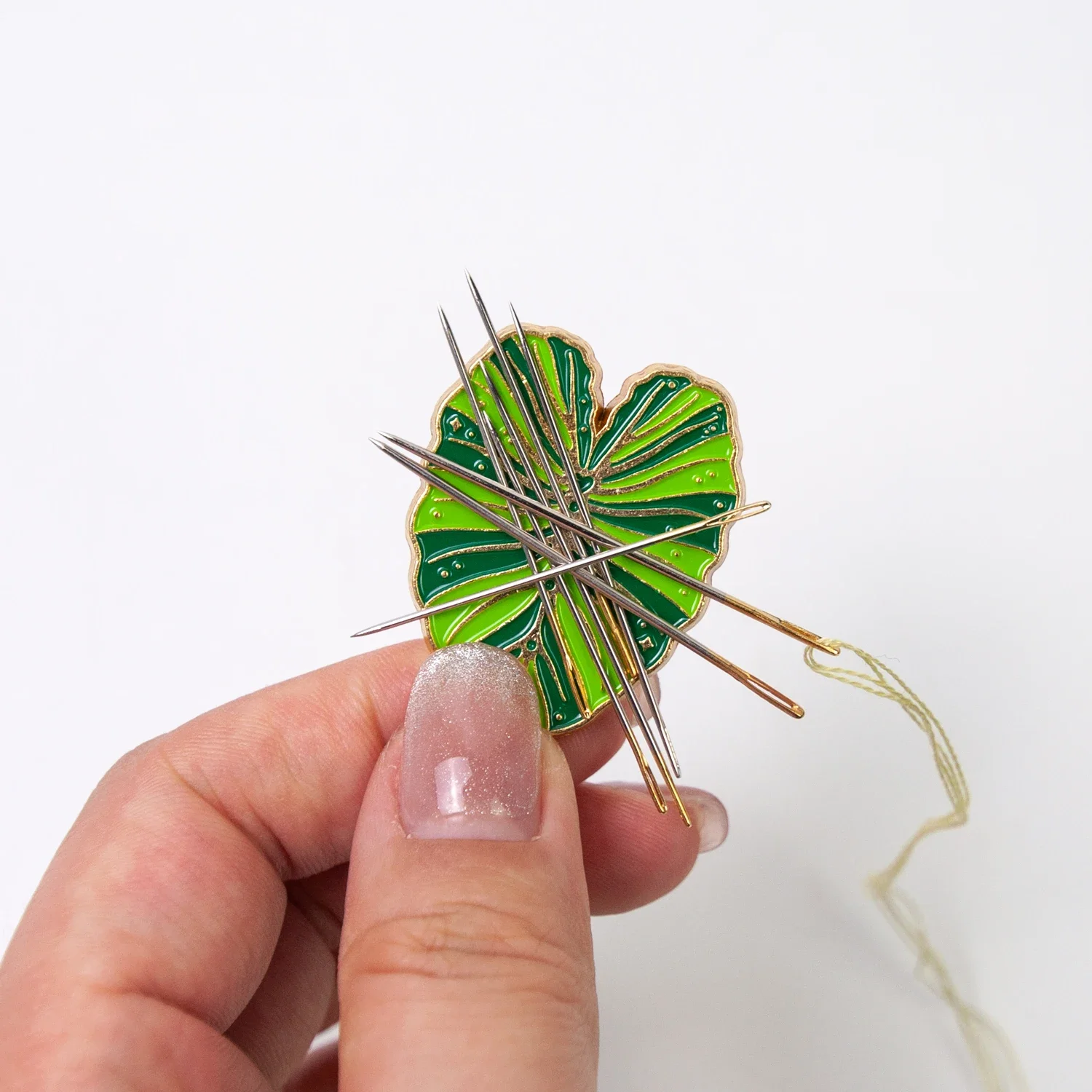 Магнитный держатель игл для шитья