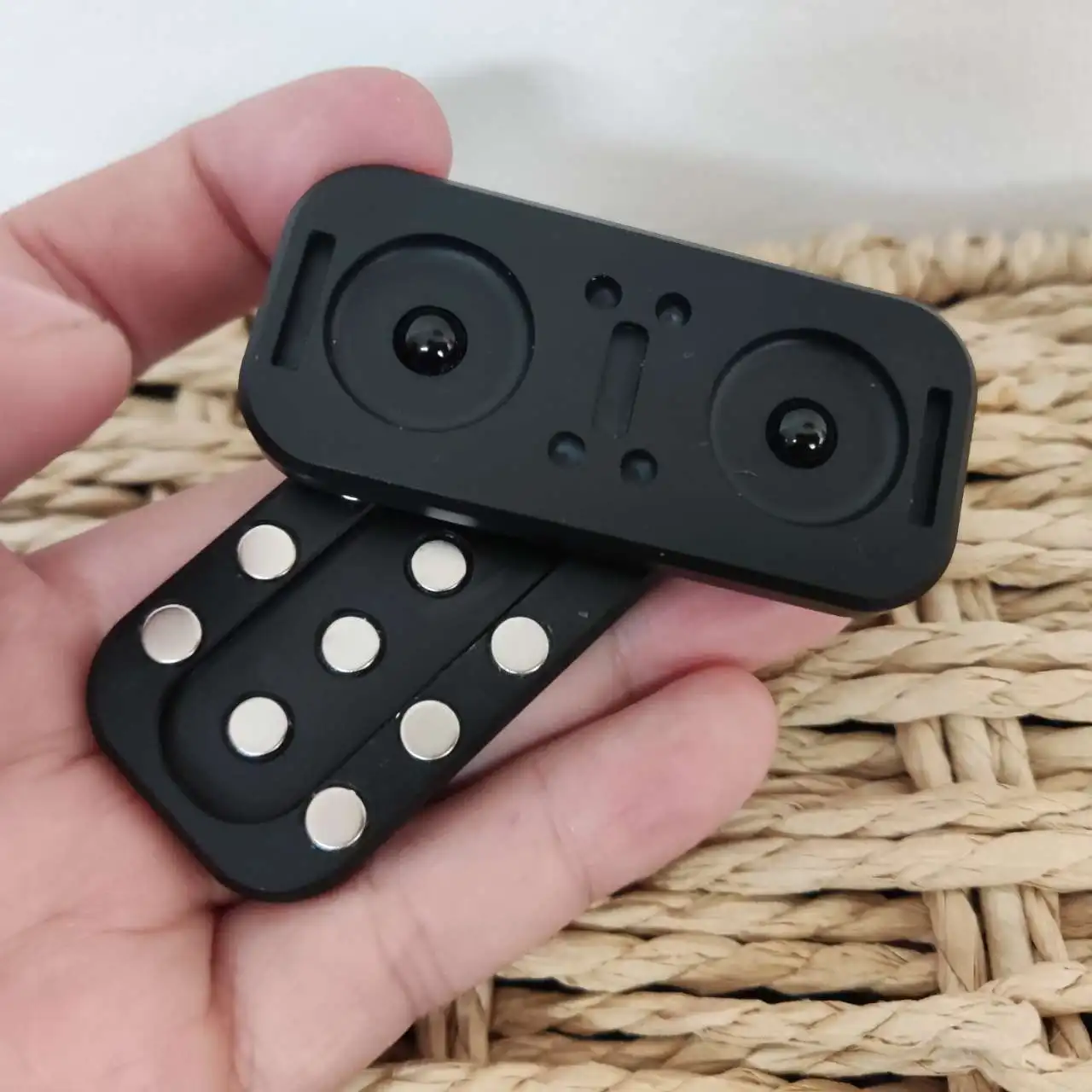 

Limited Edition EDC Tall Owl Image Push Rotary Slider | Metal Owl Image Push Slider | Metal Button Slider for Gifts and Collecti