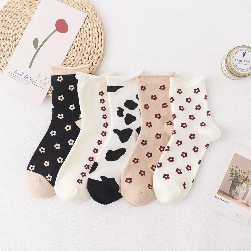 Socks women Four seasons curly small flower cow mid-tube socks ins Japanese and Korean style sweet  cotton socks wholes
