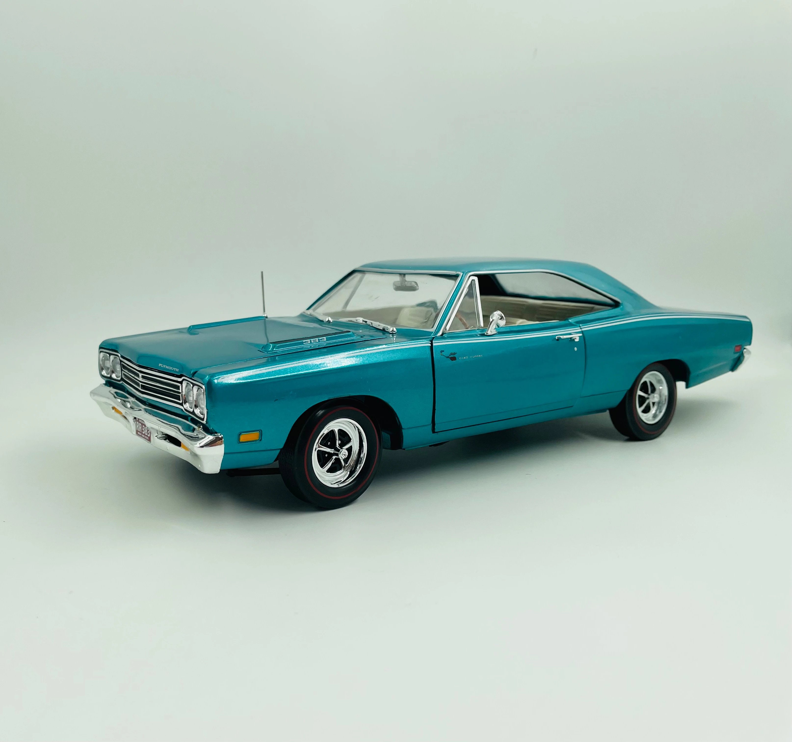 

AW 1:18 Плимут роуд бегун 1969 сплав полностью открытая Ограниченная серия металлическая статическая модель автомобиля игрушка подарок