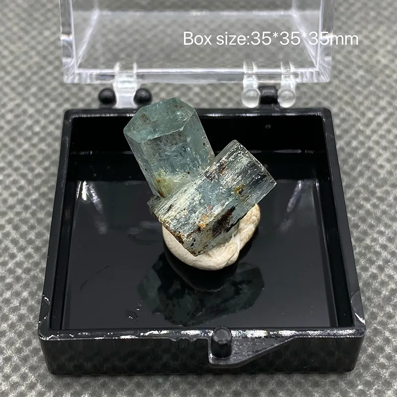 100% Natural Namibian Aquamarine Rough Gemstone Crystal+ box size 3.5cm
