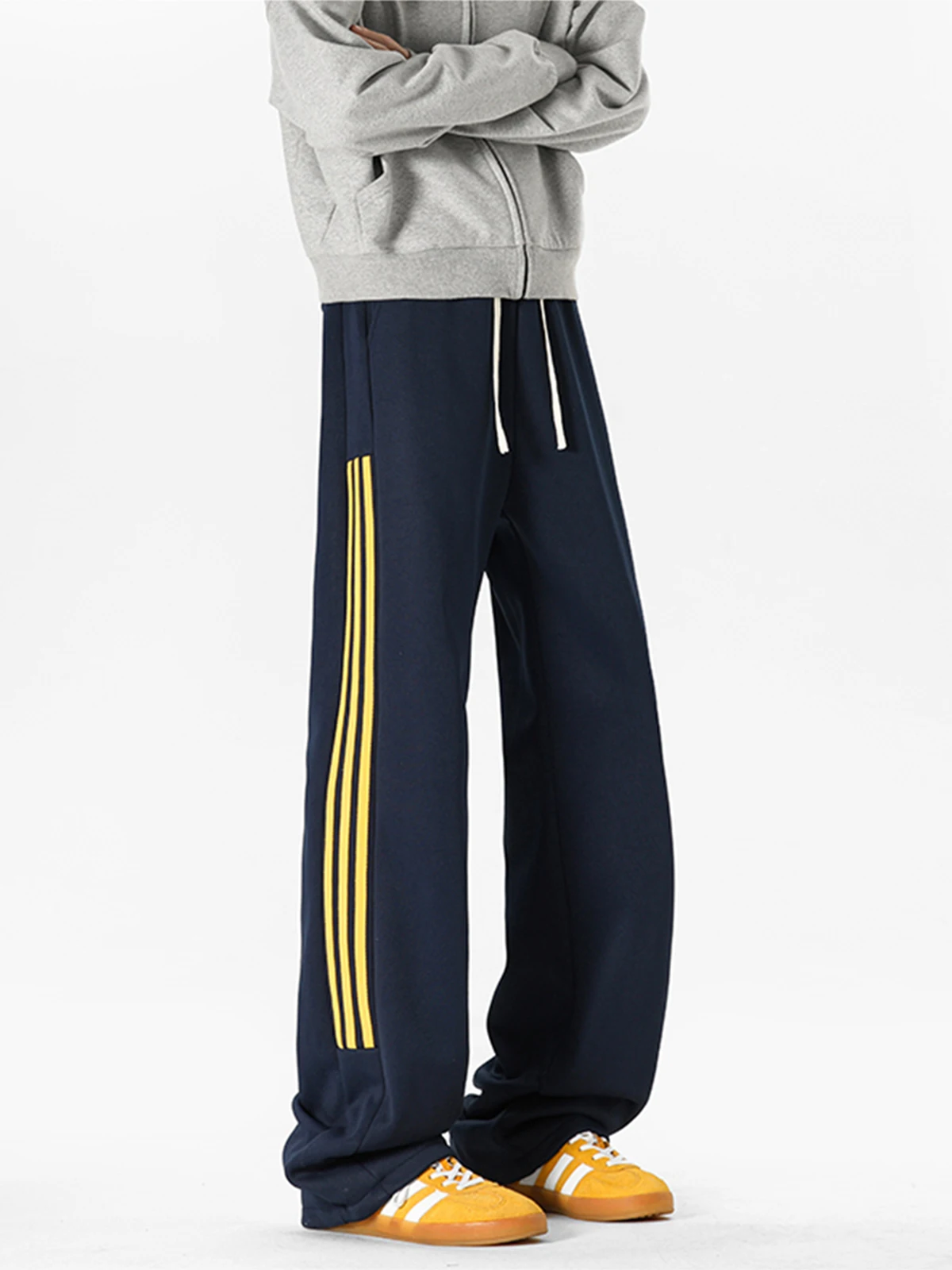 Утолщенные спортивные штаны в тяжелую полоску на флисовой подкладке мужские