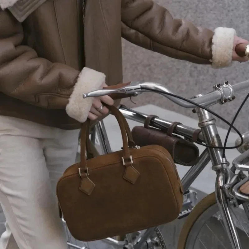 Женская замшевая сумка-клатч Sakihara