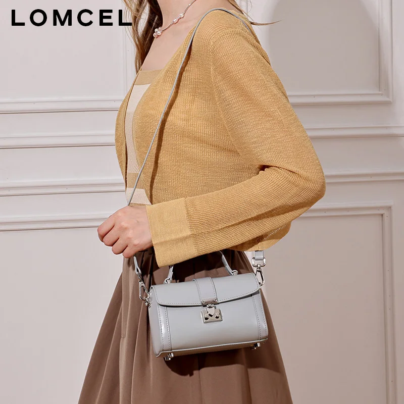 Фото LOMCEL 608 Корейская маленькая прямоугольная сумка с защелкой, новая модель 2026 года, модная женская сумка, уникальный дизайн, роскошная. №2