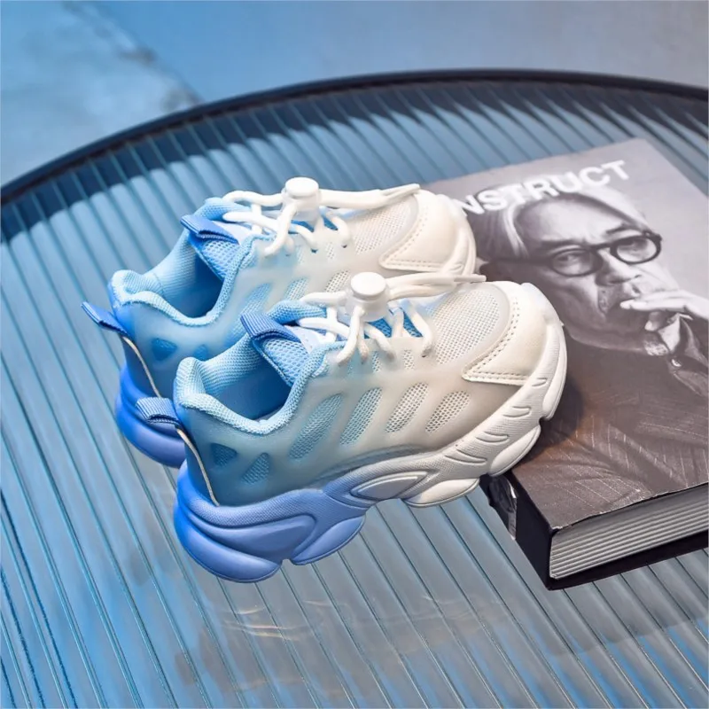 

Кроссовки детские дышащие, на шнуровке, с мягкой подошвой