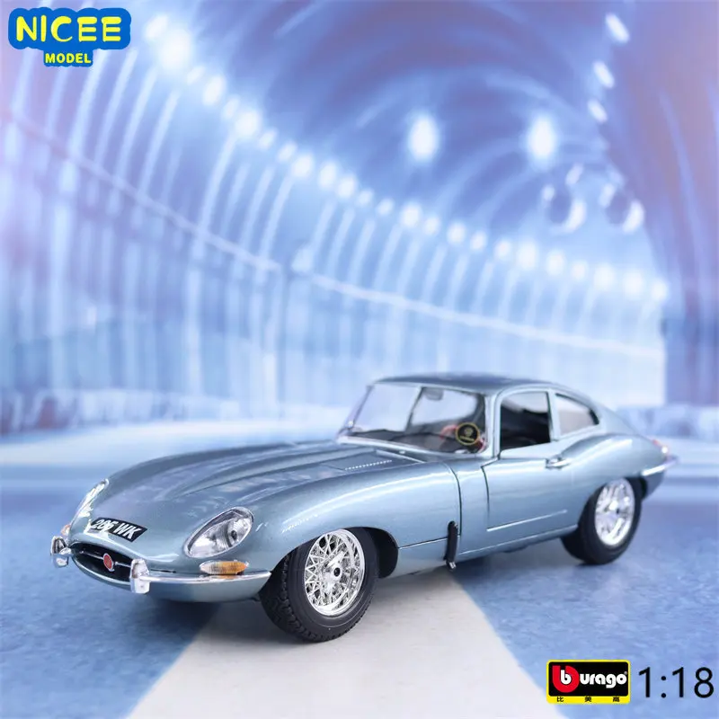 

Bburago 1:18 Jaguar E-Type Coupe Sports Car High Simulation Alloy Diecast Metal Toy Car Model Collection kids Gifts B318