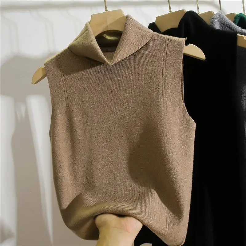 Пуловер с воротником-стойкой под водолазку