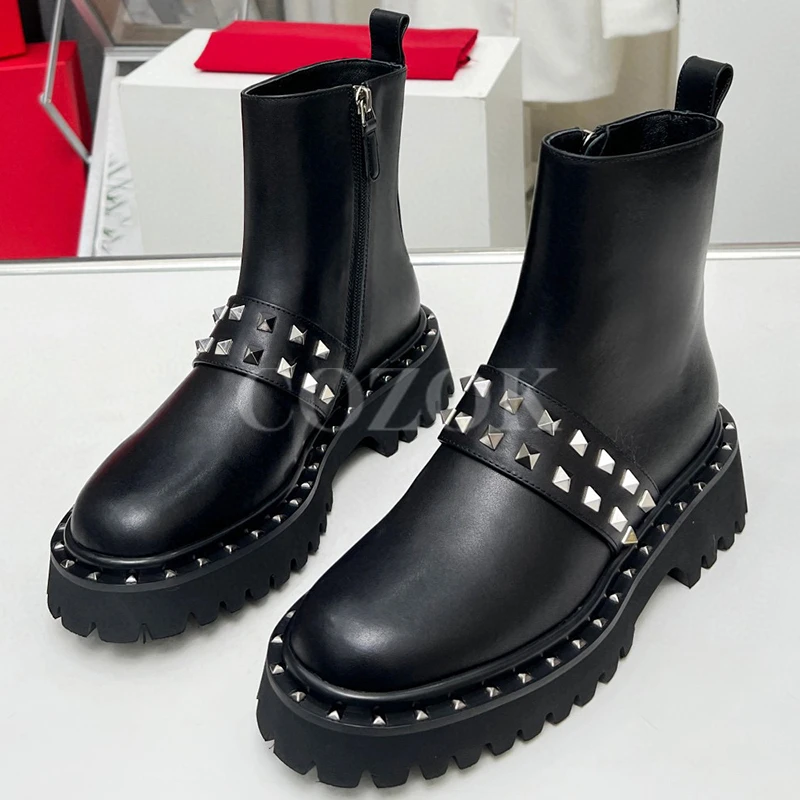 

Women Anke Boots Autumn New Metal Rivet Decor Walk Show Platform Short Boots Appear Thin Non-slip Thick Bottom Female Shoes