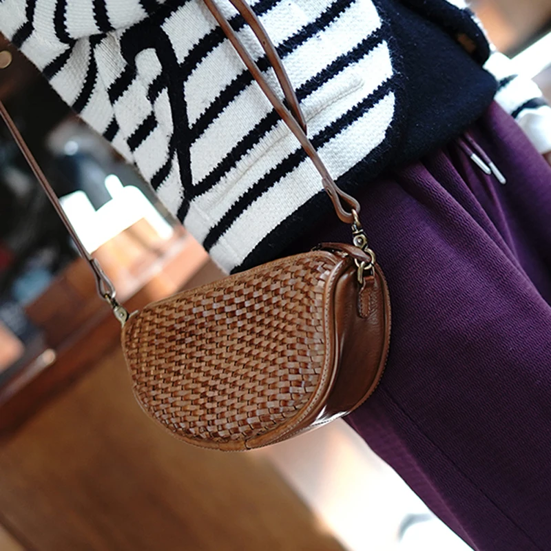 

AETOO Custom vintage handwoven plant-tanned cowhide vintage foreign style saddle bag with casual single shoulder crossbody bag