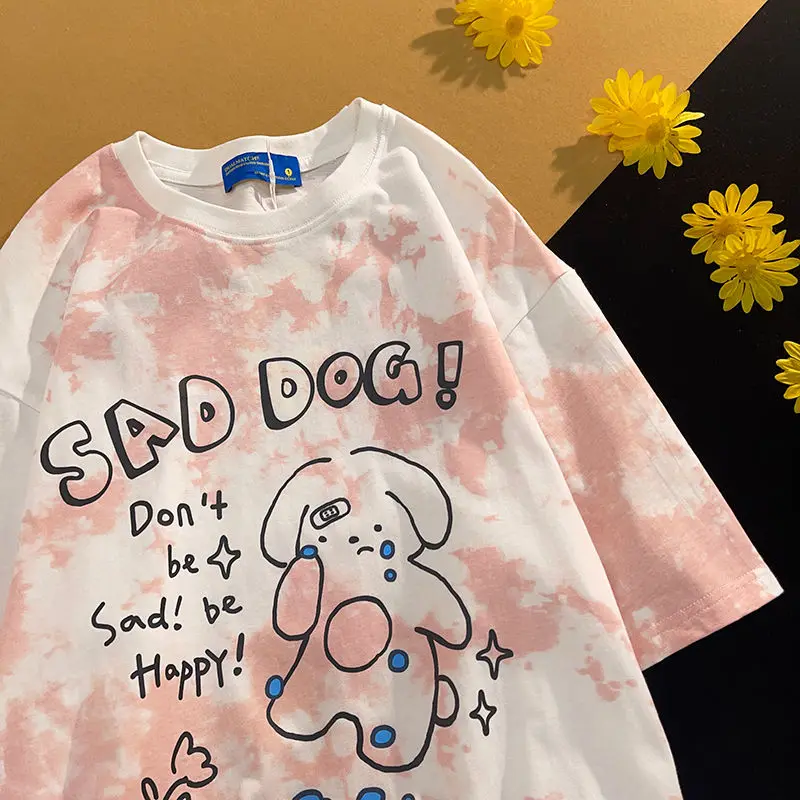 

2022 Summer Pink Tie Dye Sad Dog Cartoon T Shirts Fun Hip Hop Kawaii Clothes for Teens Harajuku Oversized Graphic Tees Goth Tops