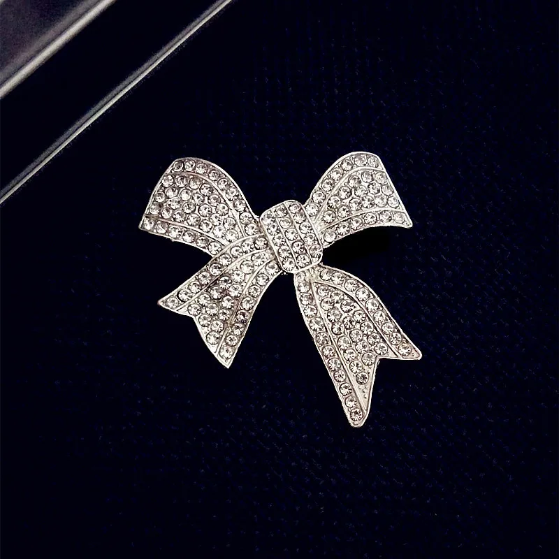 

Rhinestone Bow Brooch Female Personality High-end Clothes Coat Pin Accessories Temperament Corsage