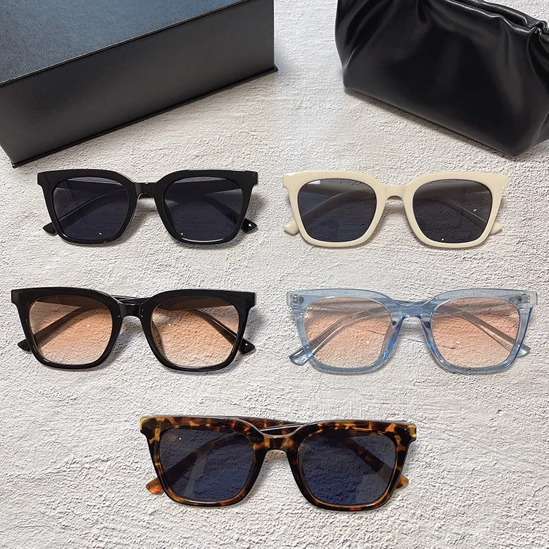 

Ins Super Hot Gradient Pink Sunglasses Ladies Retro Brown Sunglasses Fashion Trend All-match Sunglasses Black Frame Glasses