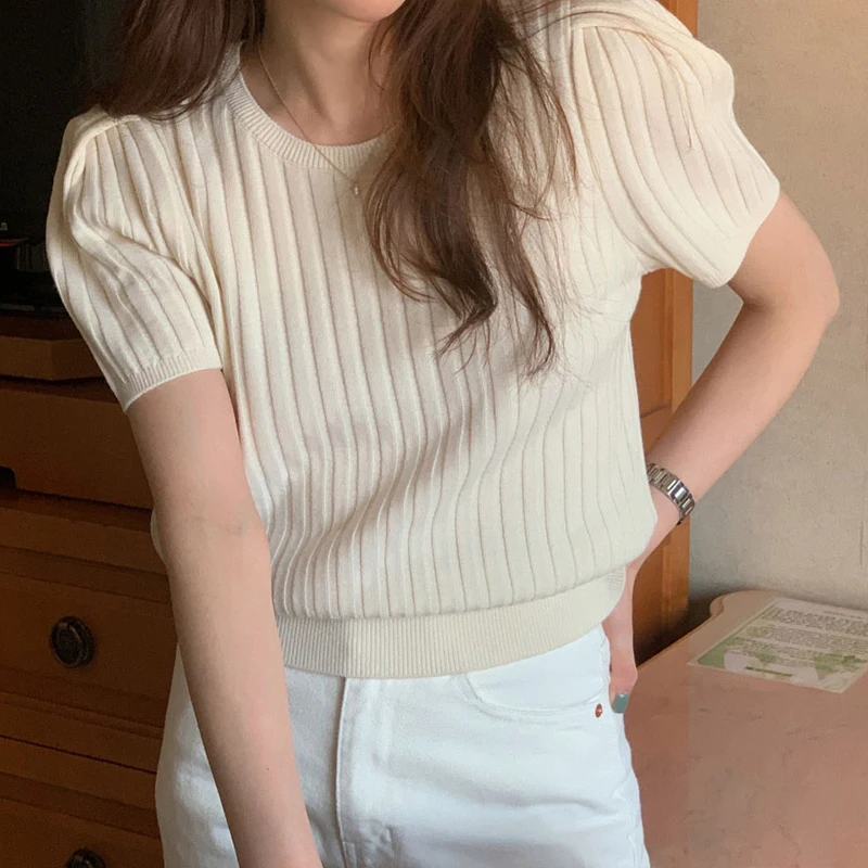 

Футболка женская трикотажная с круглым вырезом и рукавами-фонариками