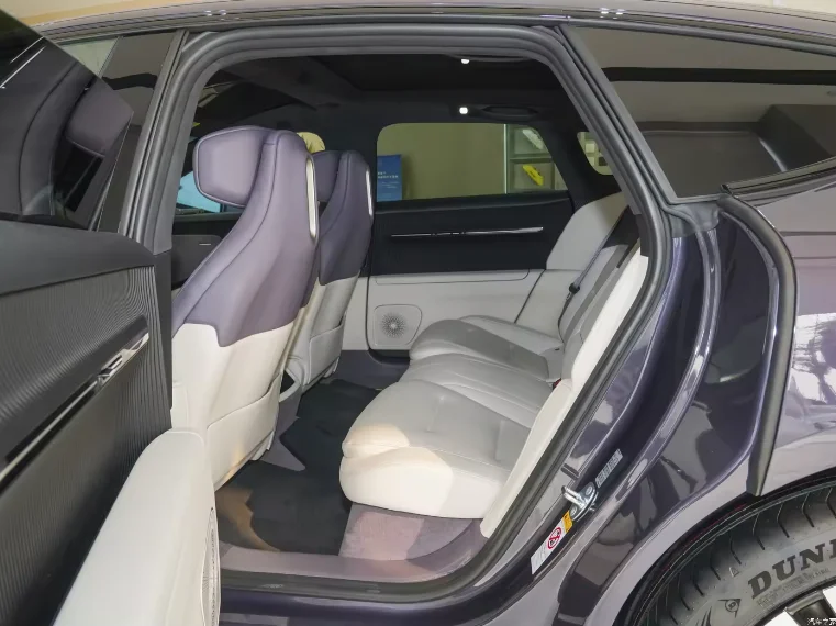 Доставка зарядных столов + горячая распродажа 2024 года Chang an Avita 12 транспортные