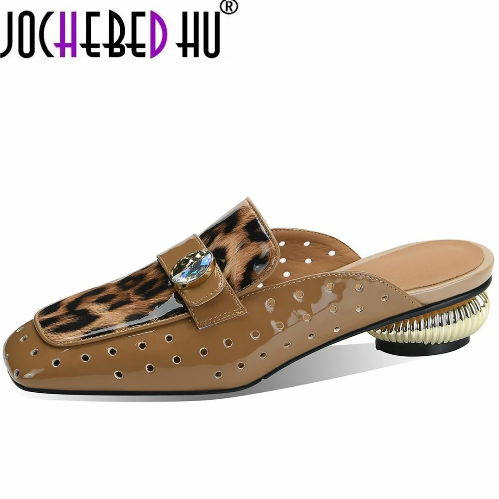 

【JOCHEBED HU】New Net Brand Genuine Leather Flat Soled Muller Popular Baotou Semi Slippers Women Wear Lazy Shoes And Cool Slipper