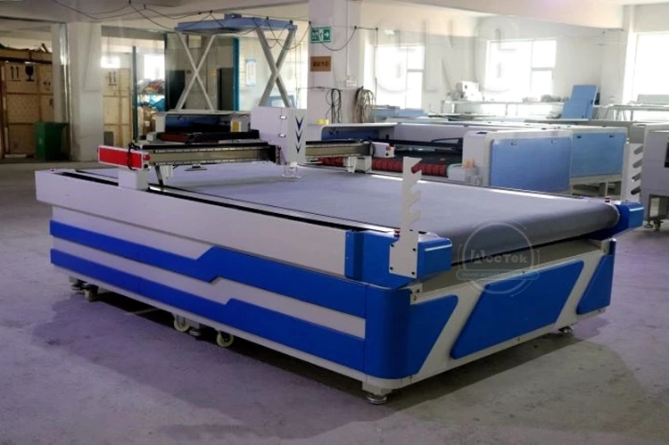 1625 Автоматическая подача ЧПУ колеблющийся Вибрационный нож Лезвие режущий