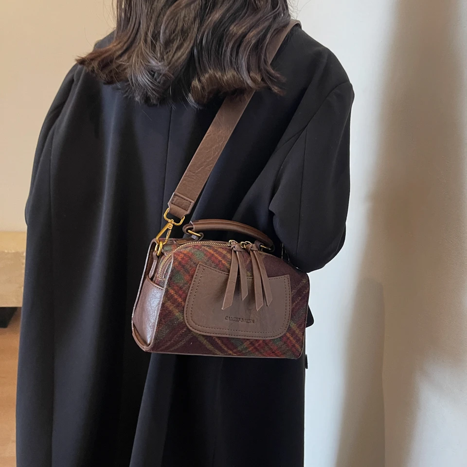 

Fashion Lattice Mini Evening Women Luxury Designer Handbag New in Woolen Cloth Lattice Bag