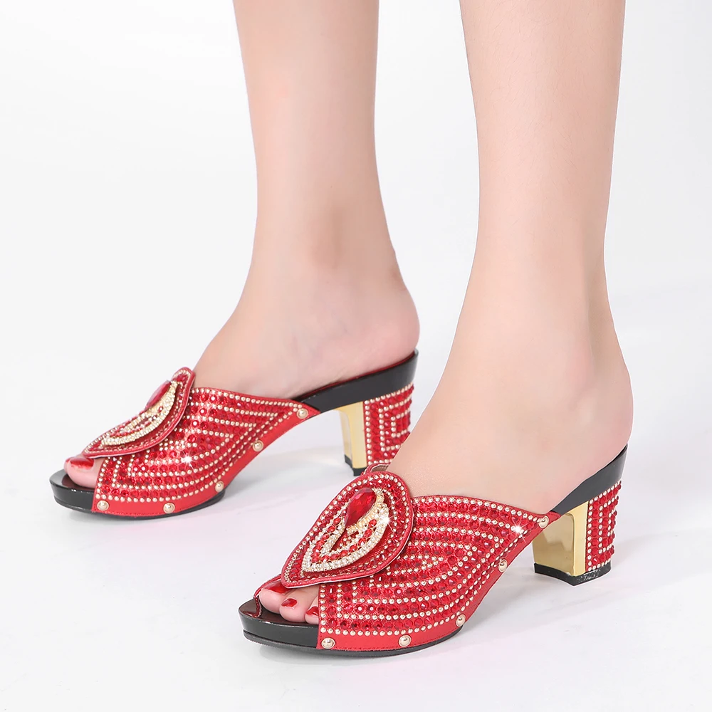 Newest Fashion Italian Women Wedding Pumps Decorated with Rhinestone Slip on Shoes for Women Nigerian Shoes Luxury Sandals Women
