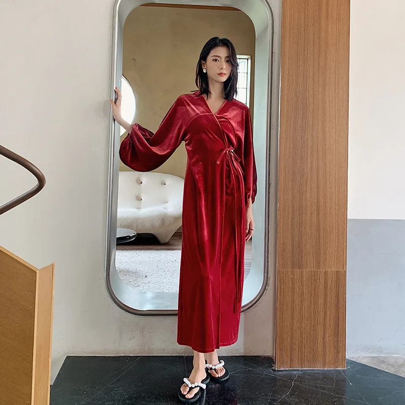 Red Bandage Robe Pajamas Women's Bathrobes Luxury Home Wear Clothes Grace Velvet Wedding Dressing