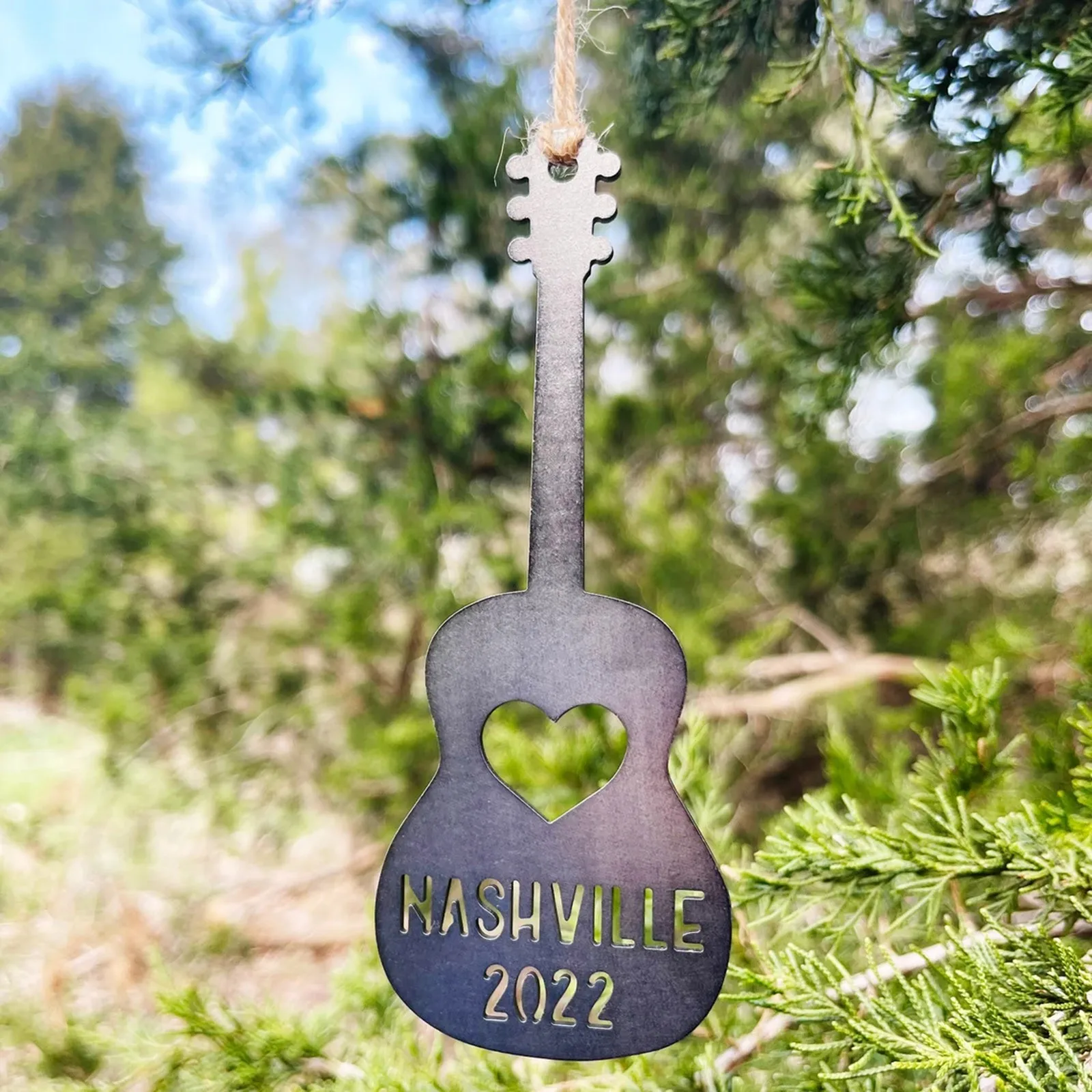 

2022 Guitar Pendant Metal Rope Decoration Pendant Gift