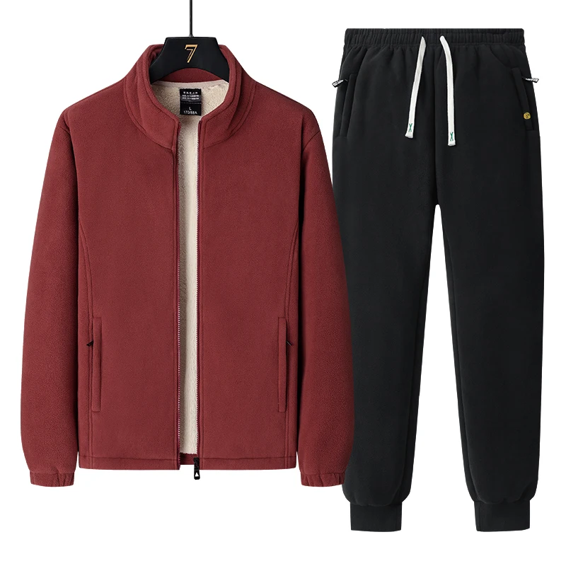 Рисунок 3 - Мужской спортивный костюм из куртки и брюк