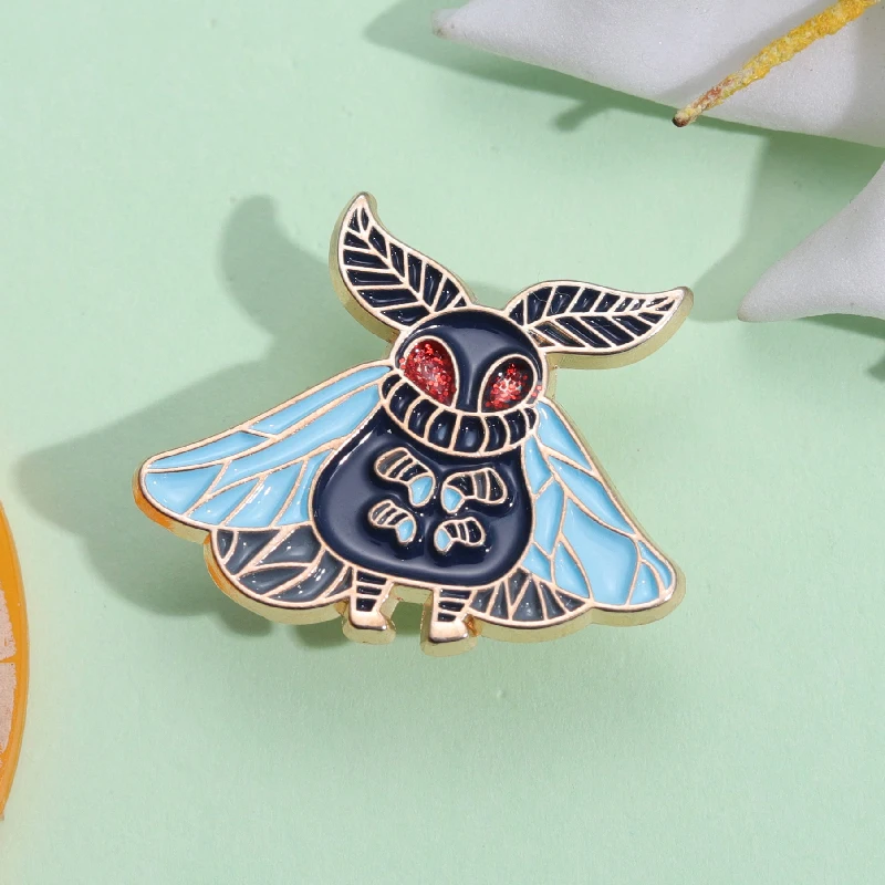 

Punk Animal Mothman Enamel Pins Moth Insect Cartoon Lapel Badge Brooches Backpack Clothes Collar Pin Jewelry for Friends Gift